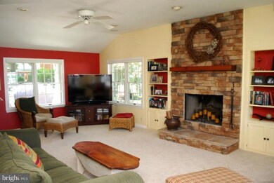 501 Bayview Point Dr, Edgewater, MD 21037 - photo 4