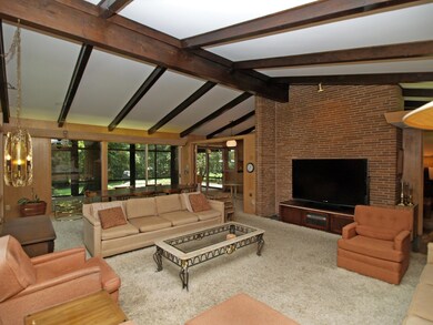 Great Room w/fireplace