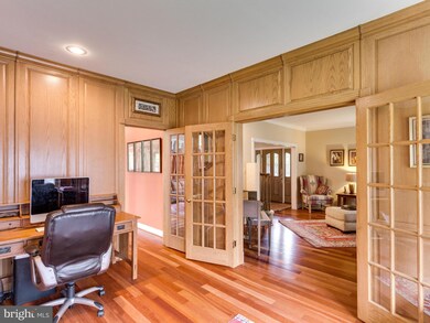 5506 Ashleigh Rd, Fairfax, VA 22030 - photo 3