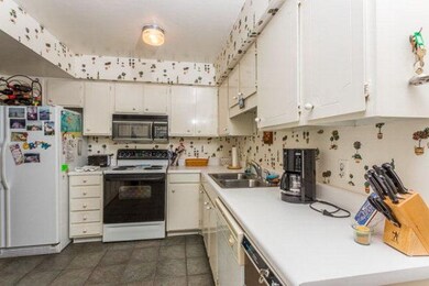 801 Mallery St unit E, St. Simons Island, GA 31522 - photo 6