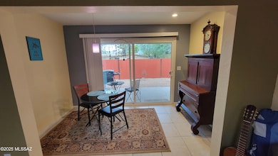 1930 Frances - Bonus sitting/dining room