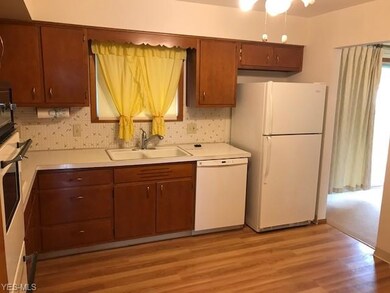 Spacious eat in kitchen with all newer appliances 