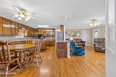 04-144 Waymier Rd 01