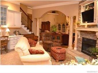 A comfortable space to relax, the gathering room h