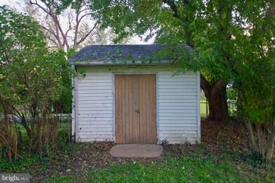 13707 Parkland Dr, Rockville, MD 20853 - photo 7