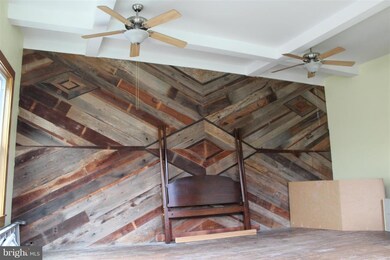 215 Piccadilly St, Edinburg, VA 22824 - photo 4