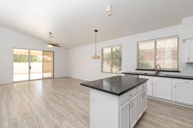 7251 E Lakeview Ave, Mesa, AZ 85209 - photo 4
