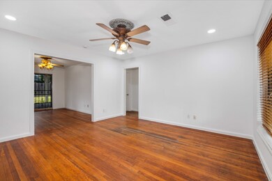311 Eleanor St, Houston, TX 77009 - photo 6