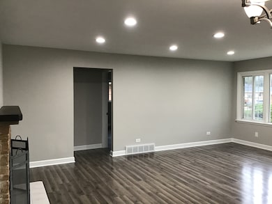 2140 Brookside Ave, Waukegan, IL 60085 - photo 5