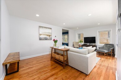 153 N Avon Rd, Elmhurst, IL 60126 - photo 2