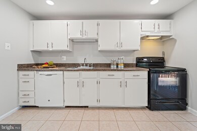 1110 Devon St, Herndon, VA 20170 - photo 6