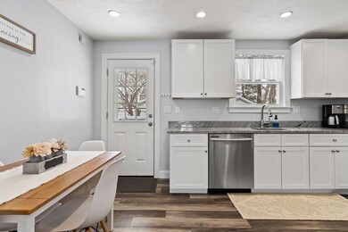 17 Ellis St, Quincy, MA 02169 - photo 5