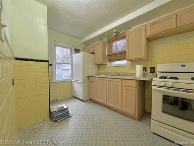 7725 Rosemont Ave, Detroit, MI 48228 - photo 4