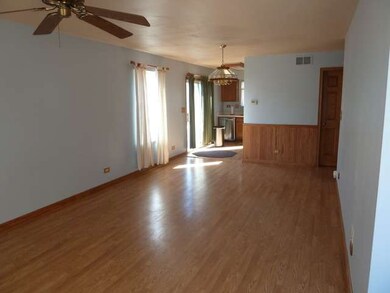 unlisted-address, Carpentersville, IL 60110 - photo 4