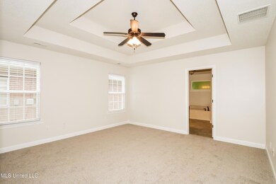 008-photo-main-bedroom-14915445