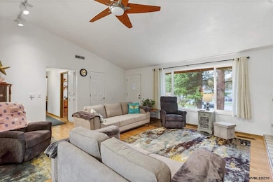 754 J David St SE, Salem, OR 97306 - photo 7