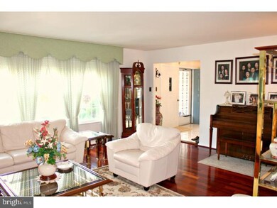 137 Kilburn Dr, Cherry Hill, NJ 08003 - photo 4