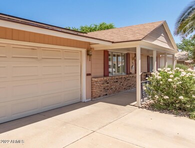 9944 W Tarrytown Ave, Sun City, AZ 85351 - photo 2