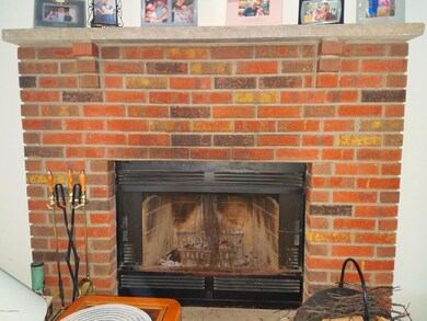 6326 Ventnor Dr, Tobyhanna, PA 18466 - photo 4