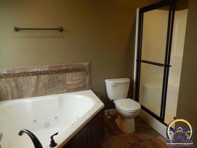 3609 NW Sterling Chase Ct, Topeka, KS 66618 - photo 6