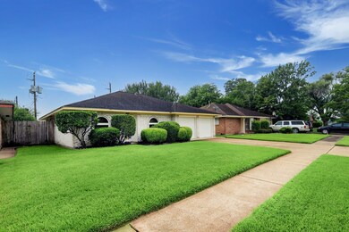 7327 Strawbridge Ln, Houston, TX 77040 - photo 2