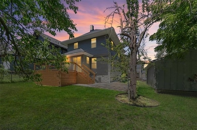 1511 E 37th St, Kansas City, MO 64109 - photo 2