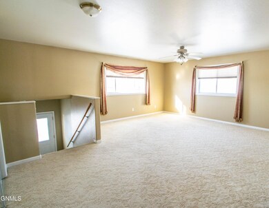 2307 Pointe Loop, Bismarck, ND 58503 - photo 2