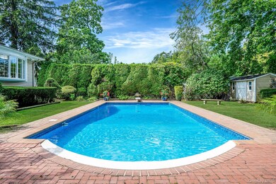 122 Southern Pkwy, Plainview, NY 11803 - photo 5