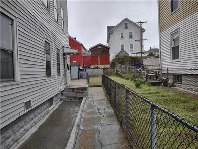 65 Lorraine St, Pawtucket, RI 02860 - photo 6