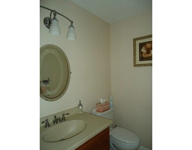 16 Lamplighter Ln unit 16, South Easton, MA 02375 - photo 3