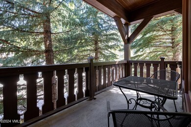 aspenwood_lodge_209_exterior_deck