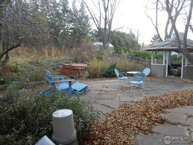 Rear Flagstone Patio