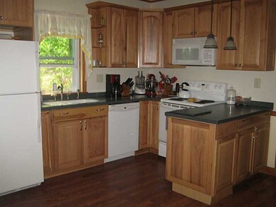 152 King St, Warwick, RI 02886 - photo 3