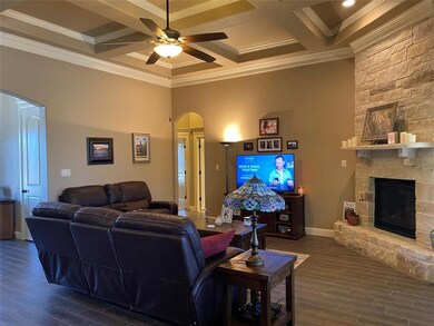 424 River Bank Ln, Granbury, TX 76049 - photo 5