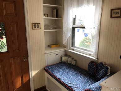 Foyer with bench seat