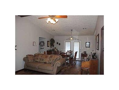 821 E 1st St, Elk City, OK 73644 - photo 5