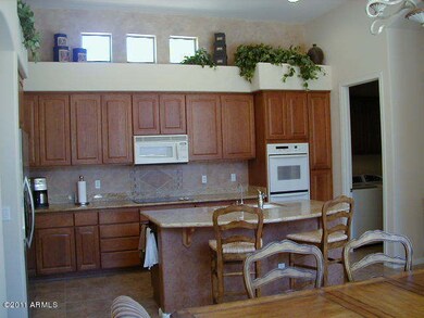 ISLAND KITCHEN WITH GRANITE COUNTERTOPS