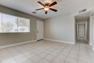2433 W Gregory St-11