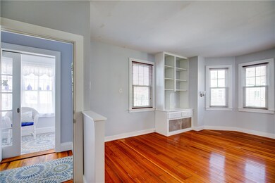 7 Warner St unit Front, Newport, RI 02840 - photo 5