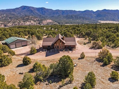 5 Bedroom ~ 3 Bathroom Home with Large Morton Outb