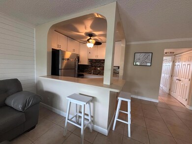 254 Chatham M, West Palm Beach, FL 33417 - photo 4