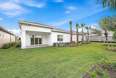 10720 Northbrook Cir, Palm Beach Gardens, FL 33412 - photo 2