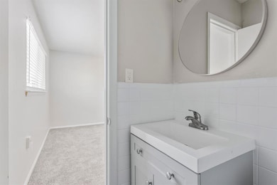 2810 Dorchester Dr unit 13, Oklahoma City, OK 73120 - photo 3