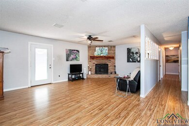 2807 Aspen St, Kilgore, TX 75662 - photo 4