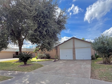 7110 Westbranch Dr, Houston, TX 77072 - photo 3