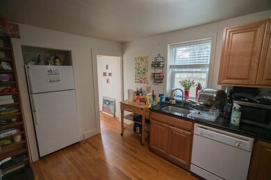 166 College St, Amherst, MA 01002 - photo 4