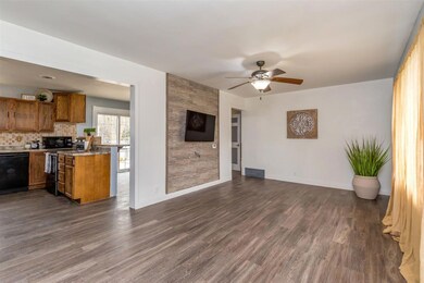 1247 Scott Ave, Waterloo, IA 50701 - photo 2