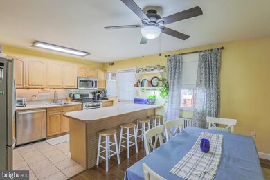 1738 Pin Oak Rd, Parkville, MD 21234 - photo 5