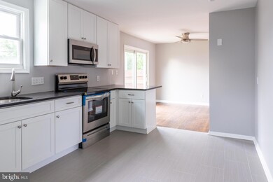 752 W 11th St, New Castle, DE 19720 - photo 4