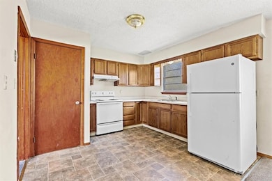 11213 Myrtle Ave, Kansas City, MO 64137 - photo 6